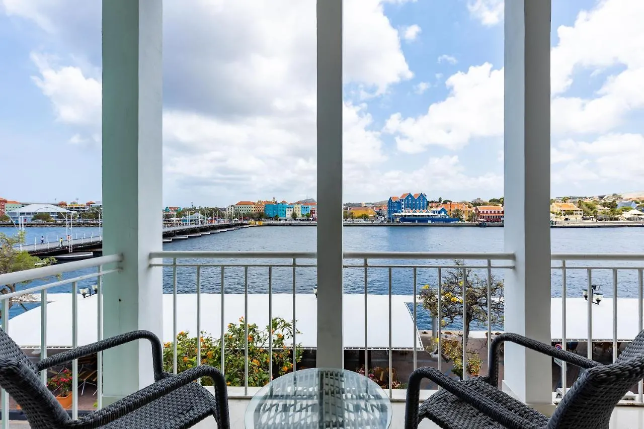 Blue Marlin Handelskade Apartments Willemstad